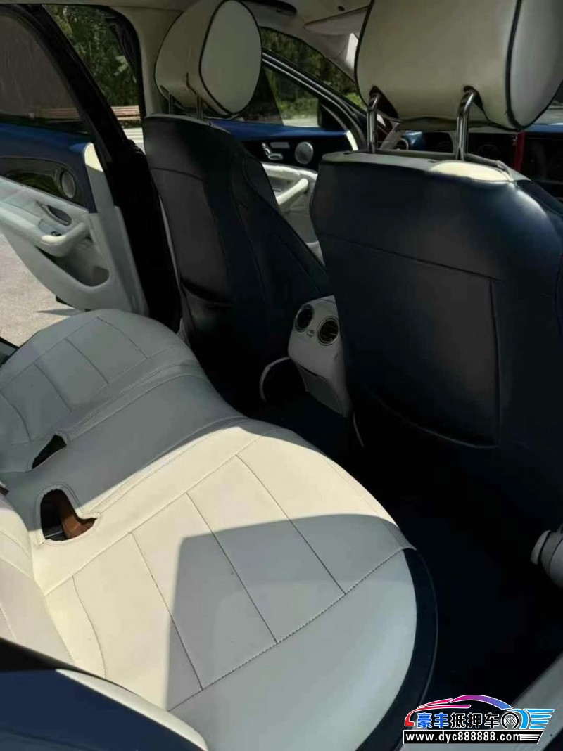 17年奔驰E轿车抵押车出售