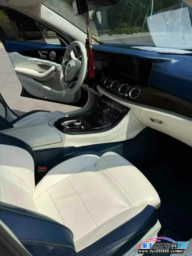 17年奔驰E轿车抵押车出售