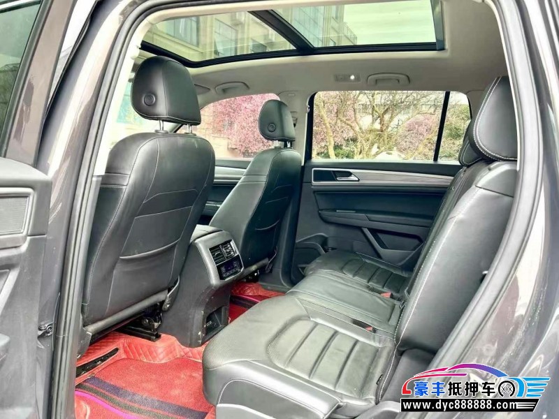 18年大众途昂轿车抵押车出售