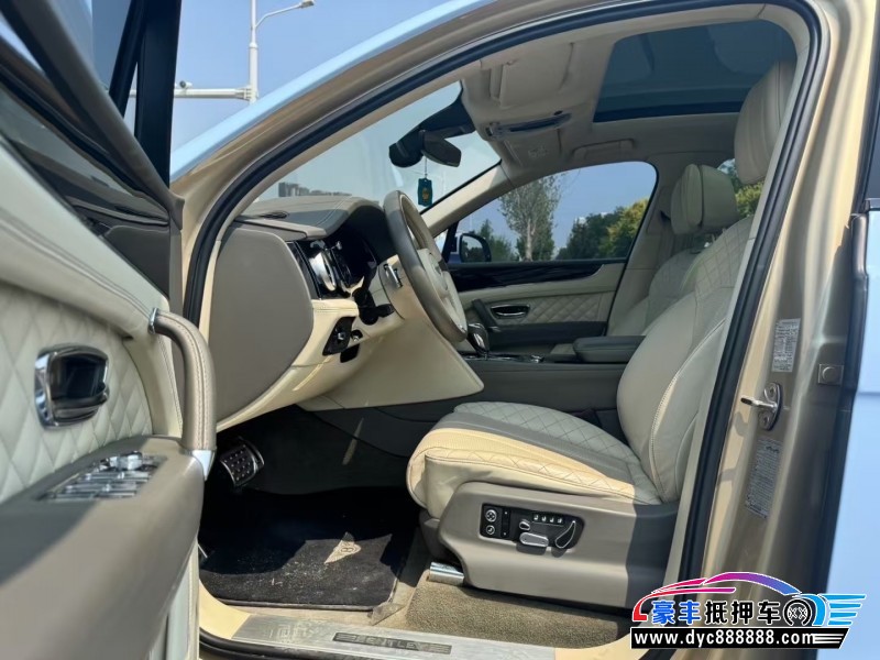 18年宾利添越轿车抵押车出售