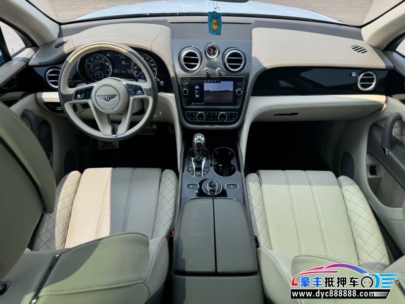 18年宾利添越轿车抵押车出售