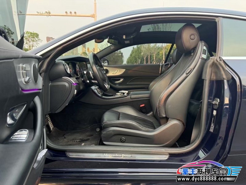 17年奔驰E轿车抵押车出售