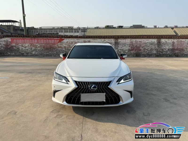 22年雷克萨斯ES轿车抵押车出售