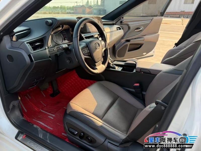 22年雷克萨斯ES轿车抵押车出售