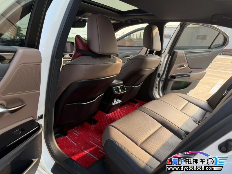 22年雷克萨斯ES轿车抵押车出售