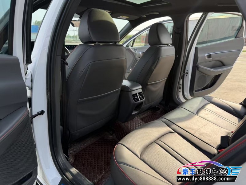 21年现代索纳塔轿车抵押车出售