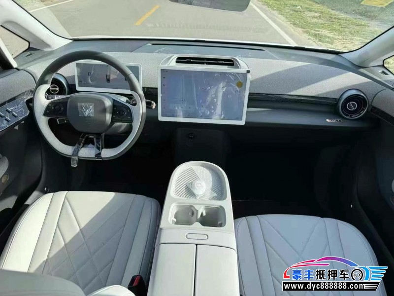 25年极狐考拉轿车抵押车出售