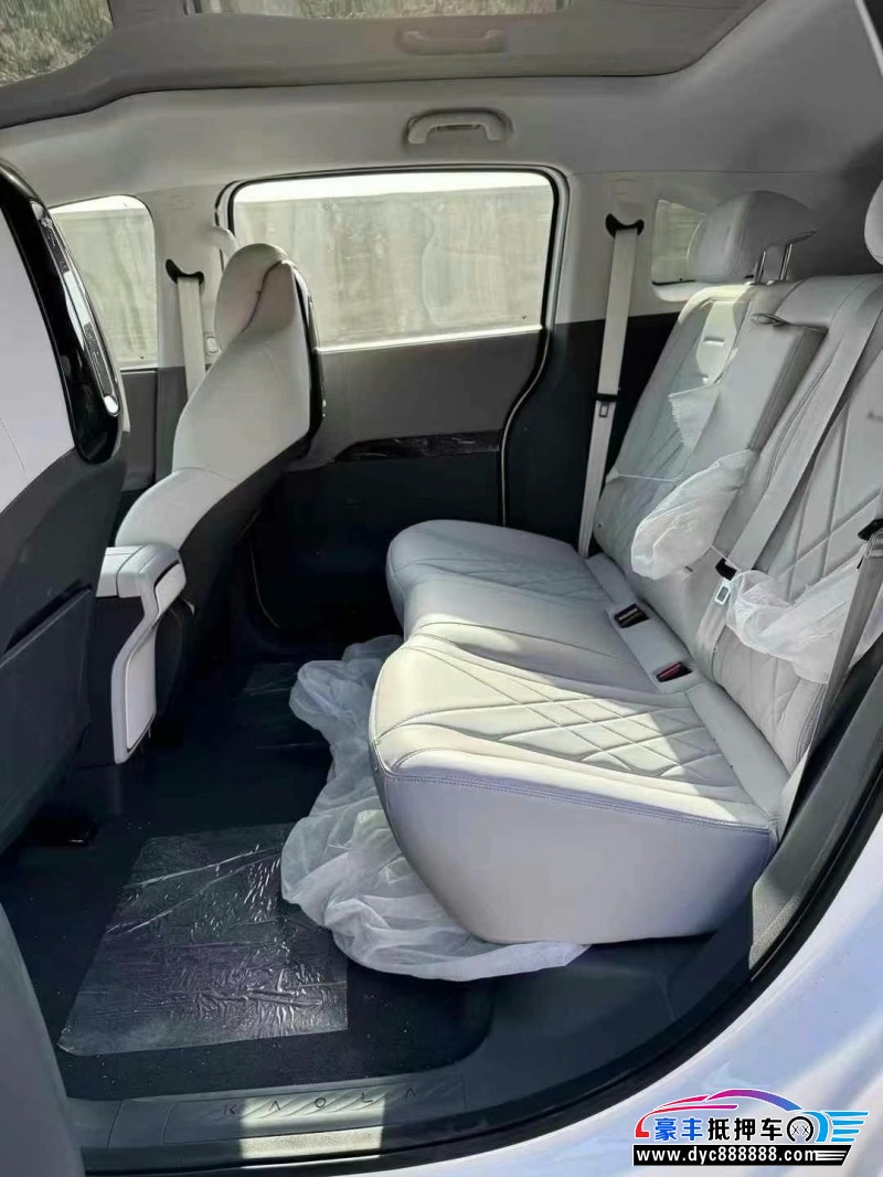 25年极狐考拉轿车抵押车出售