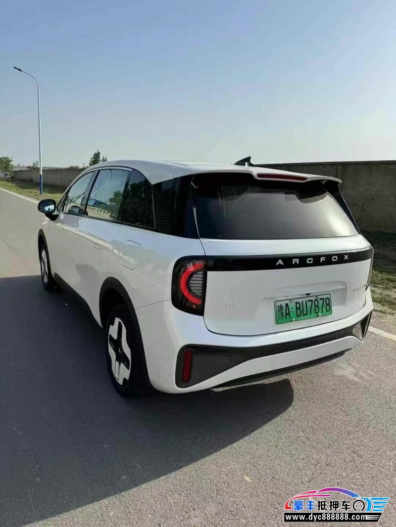 25年极狐考拉轿车抵押车出售