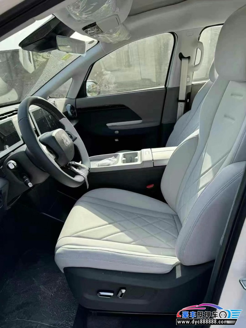 25年极狐考拉轿车抵押车出售