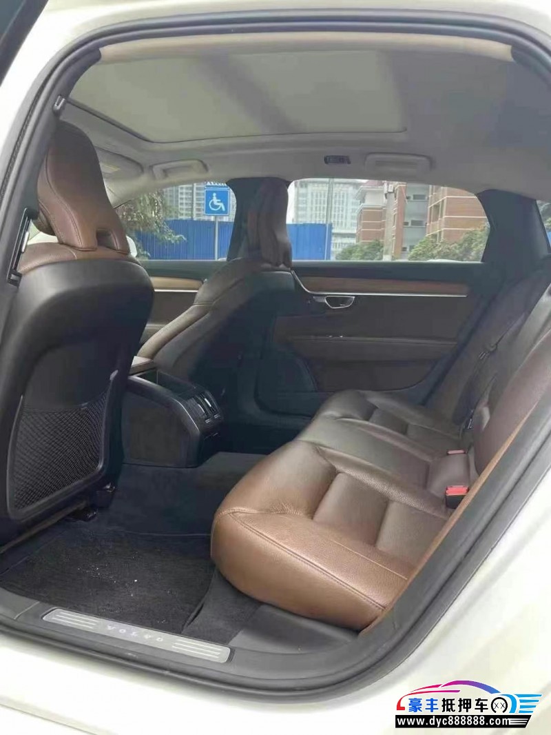 20年沃尔沃S60轿车抵押车出售