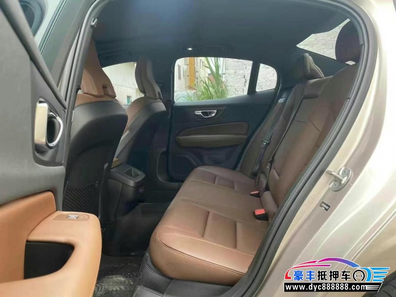 24年沃尔沃S60轿车抵押车出售