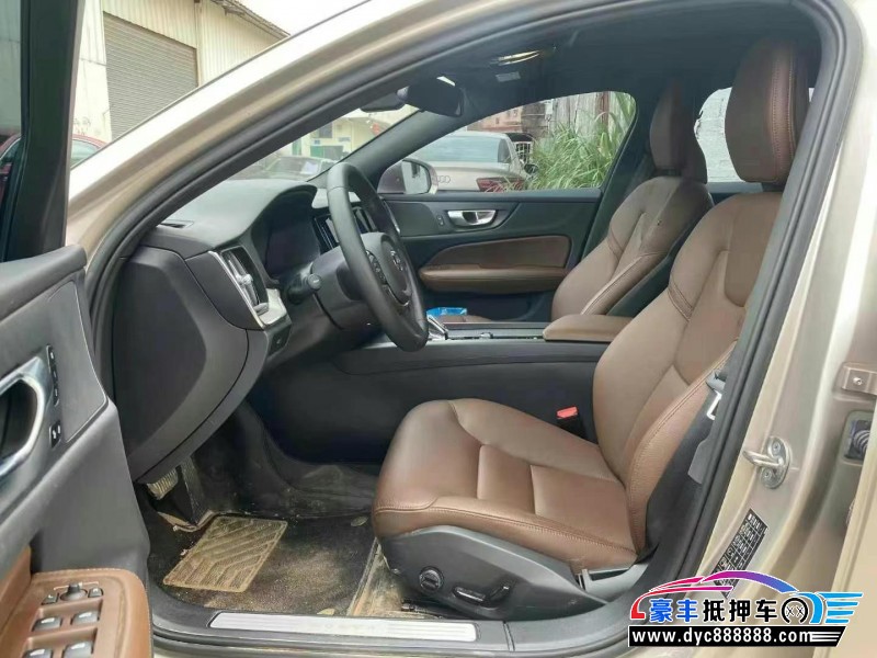 24年沃尔沃S60轿车抵押车出售