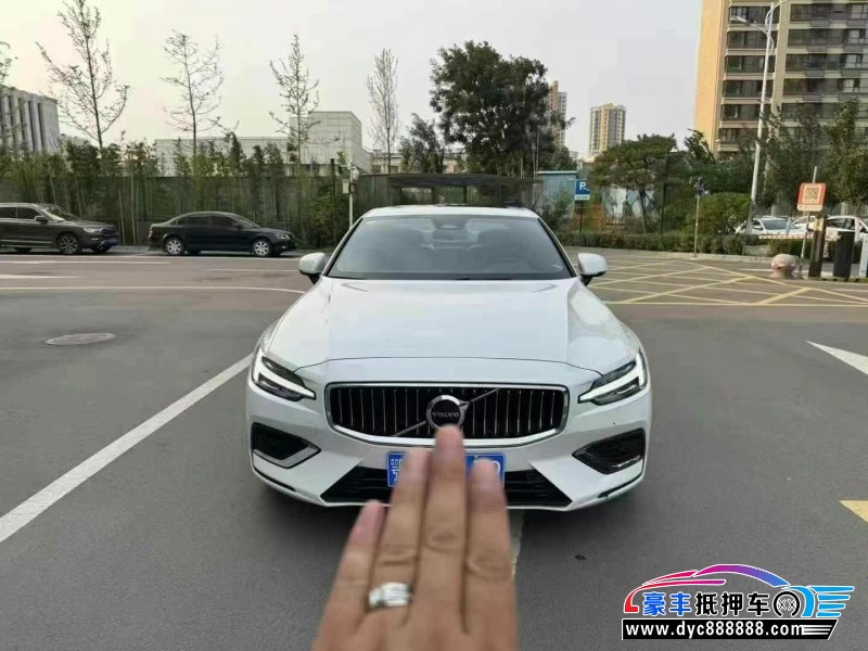 24年沃尔沃S60轿车抵押车出售