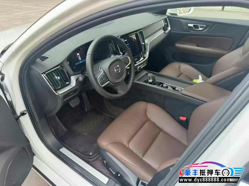 24年沃尔沃S60轿车抵押车出售