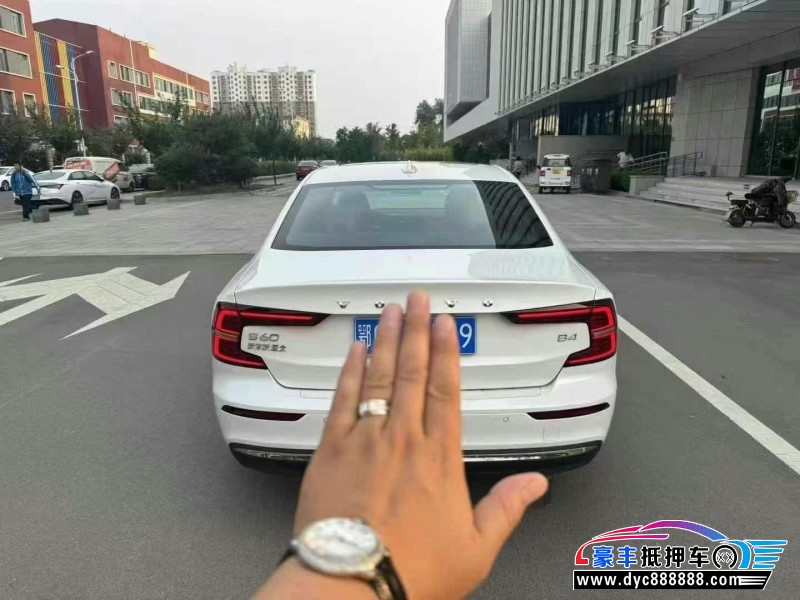 24年沃尔沃S60轿车抵押车出售
