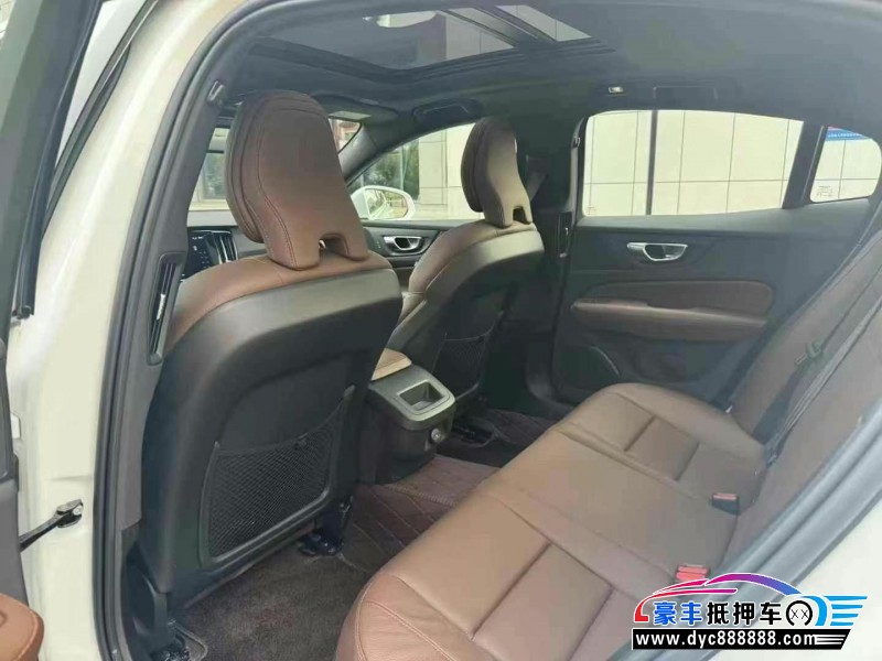24年沃尔沃S60轿车抵押车出售