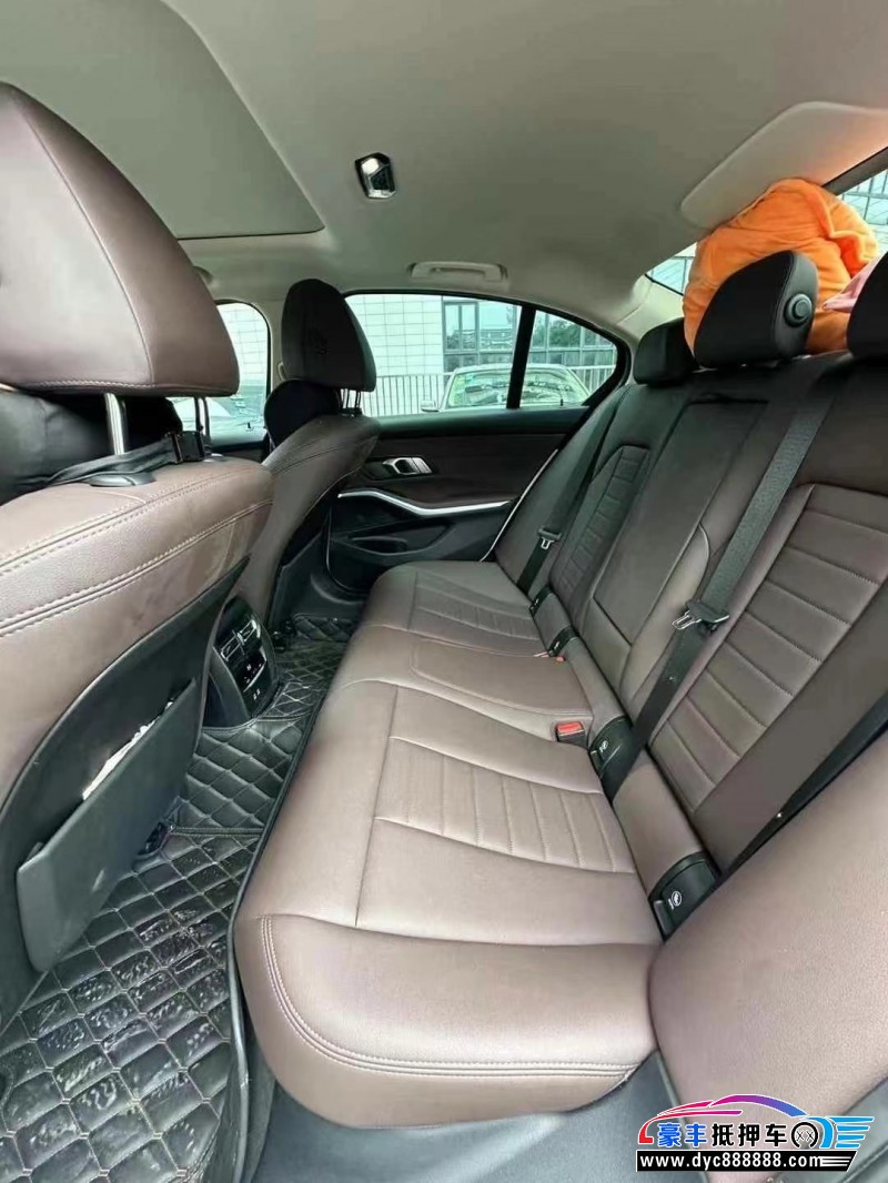 20年宝马3系轿车抵押车出售