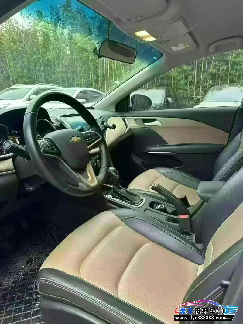 20年雪佛兰科鲁泽轿车抵押车出售