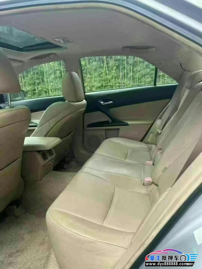 12年丰田锐志轿车抵押车出售