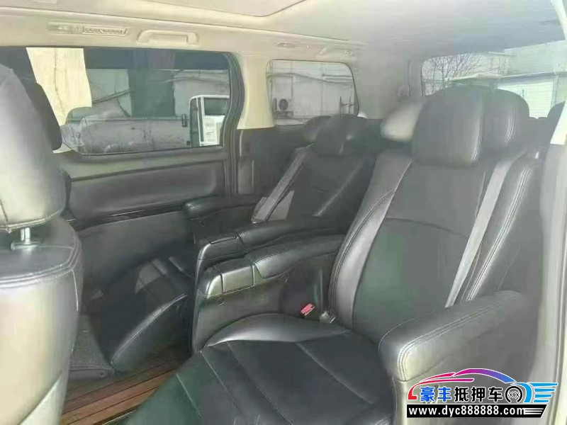 14年丰田埃尔法轿车抵押车出售