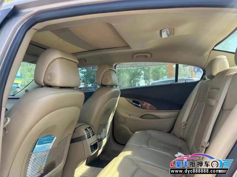 13年别克君越轿车抵押车出售