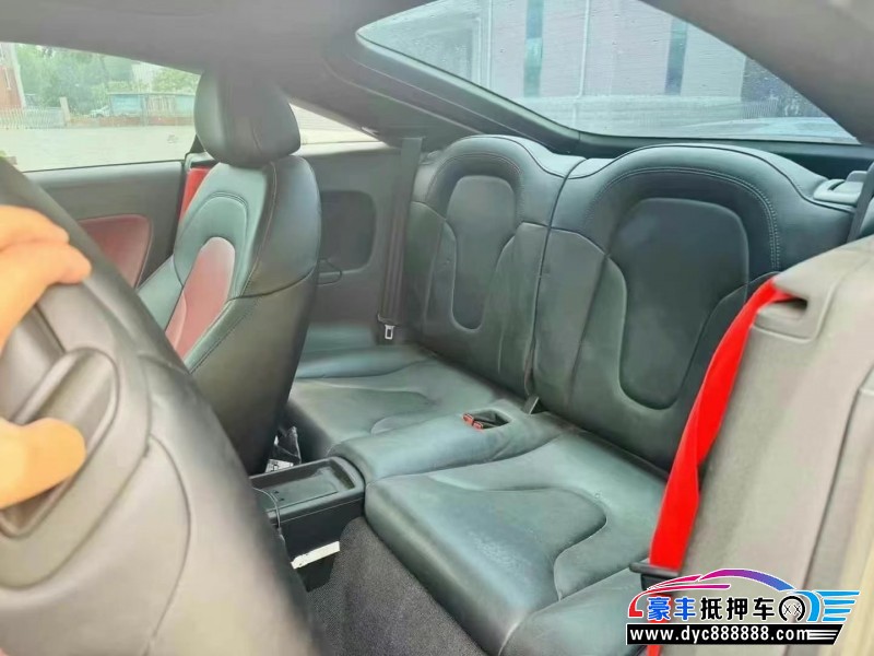 11年奥迪TT轿车抵押车出售