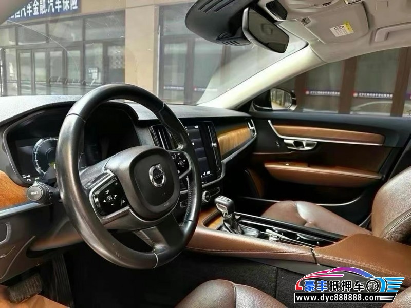 18年沃尔沃S90轿车抵押车出售