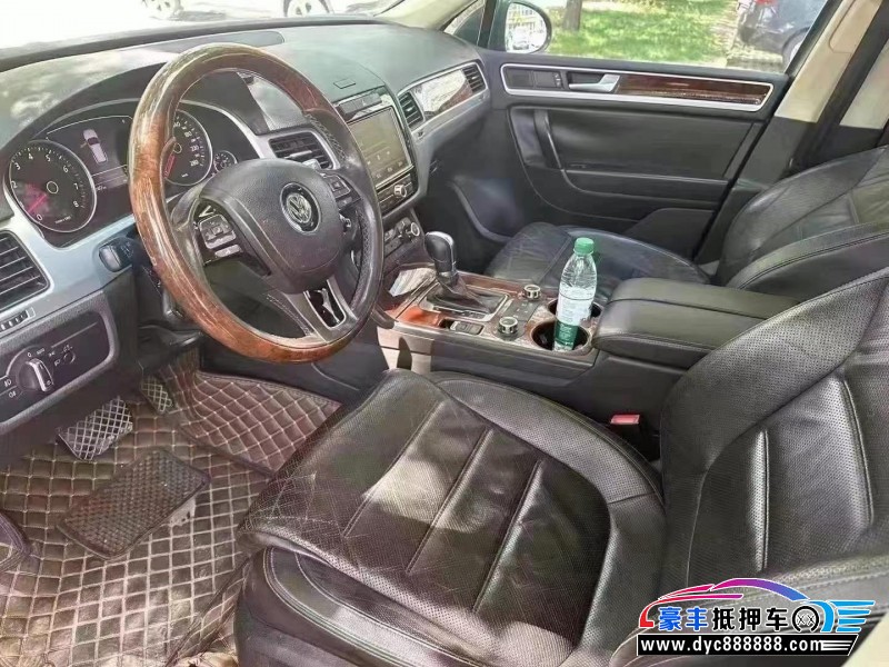 13年大众途锐SUV抵押车出售