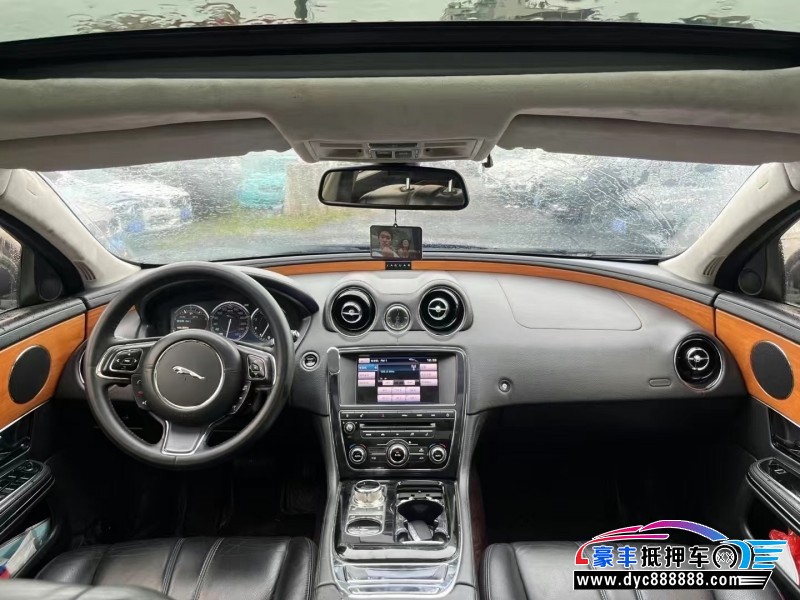 13年捷豹XJL轿车抵押车出售