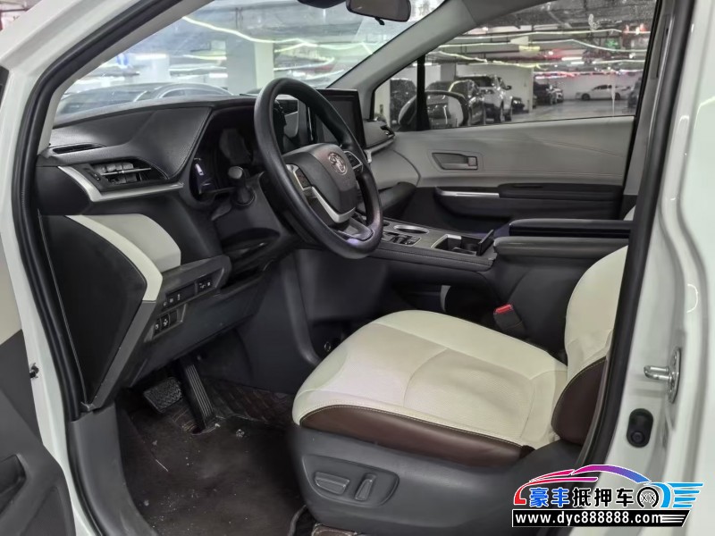 24年丰田塞纳轿车抵押车出售