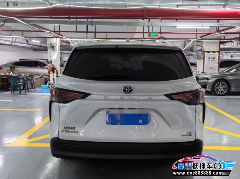 24年丰田塞纳轿车抵押车出售