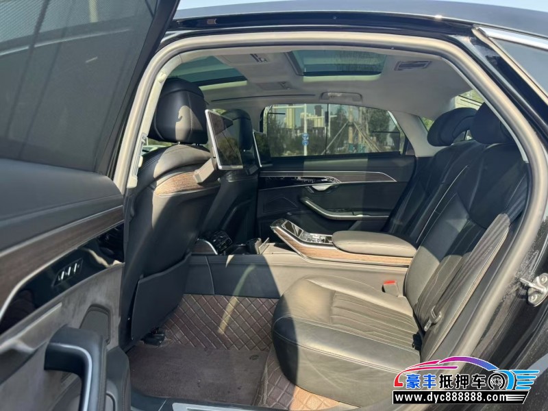 19年奥迪A8L轿车抵押车出售