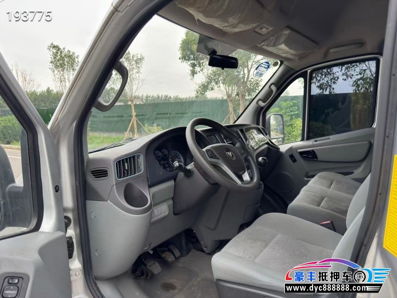 23年福田图雅诺轿车抵押车出售