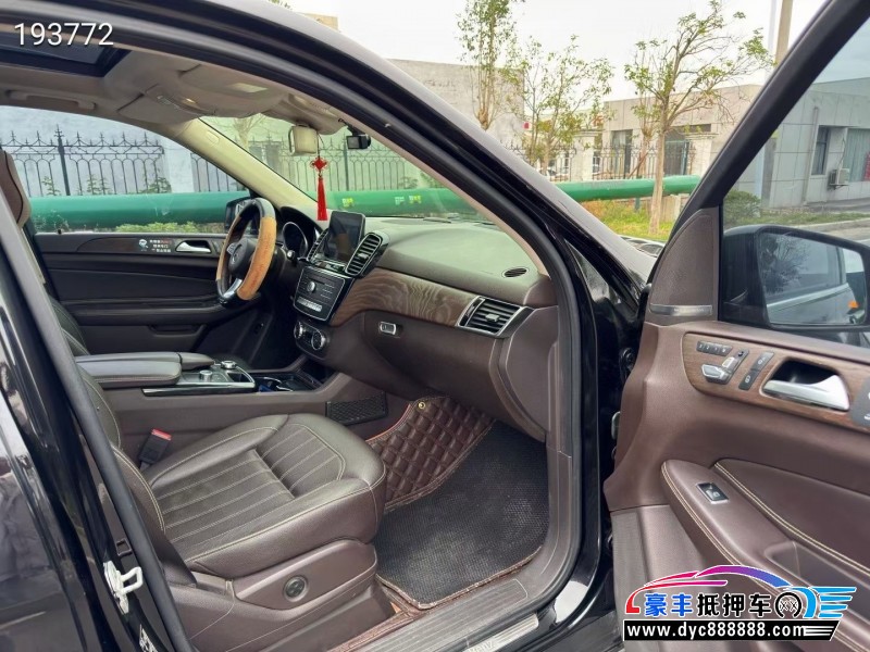 16年奔驰GLE轿车抵押车出售