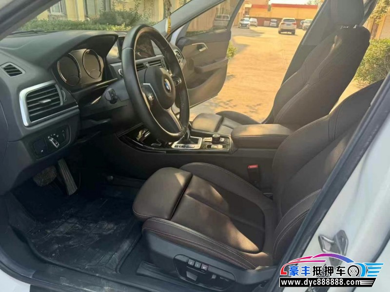 20年宝马1系轿车抵押车出售