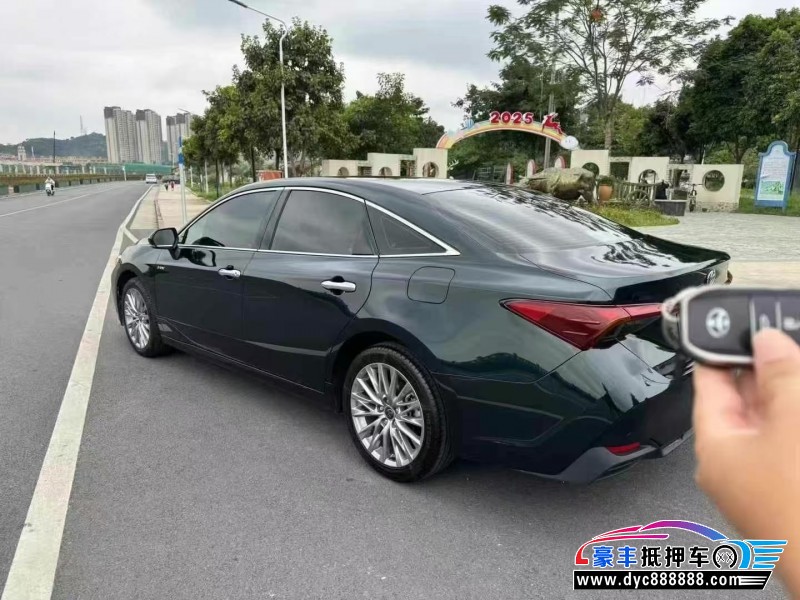 25年丰田亚洲龙轿车抵押车出售