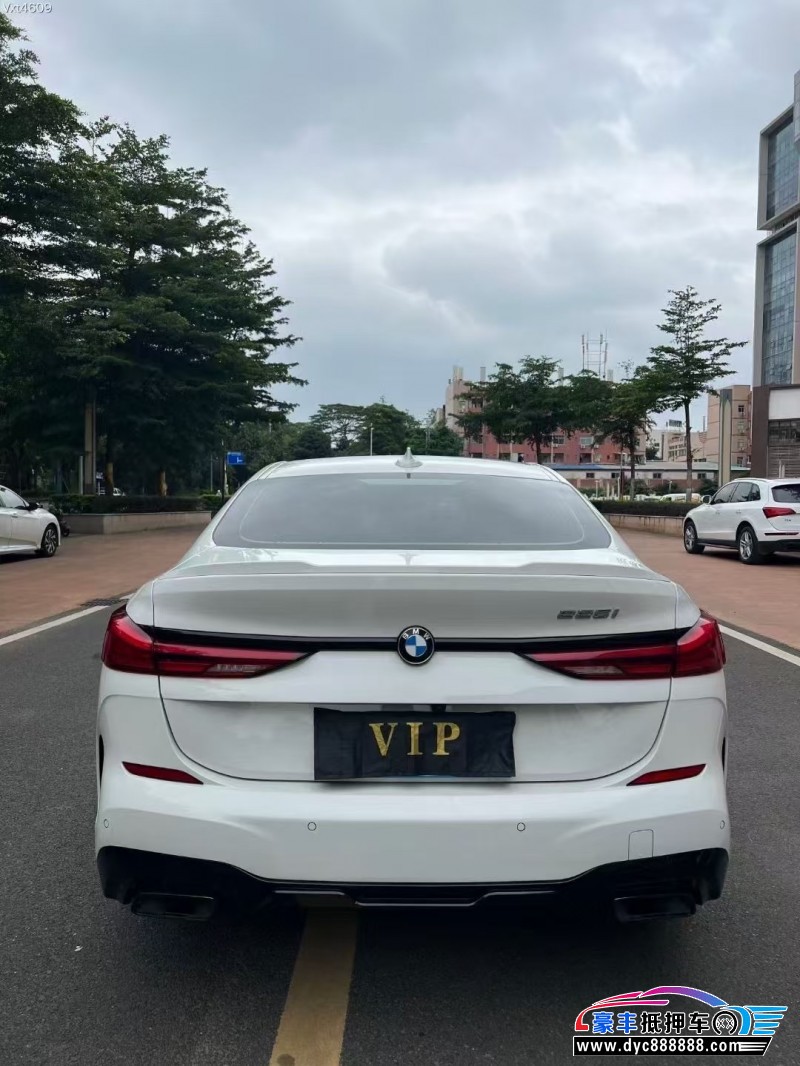 21年宝马2系轿车抵押车出售