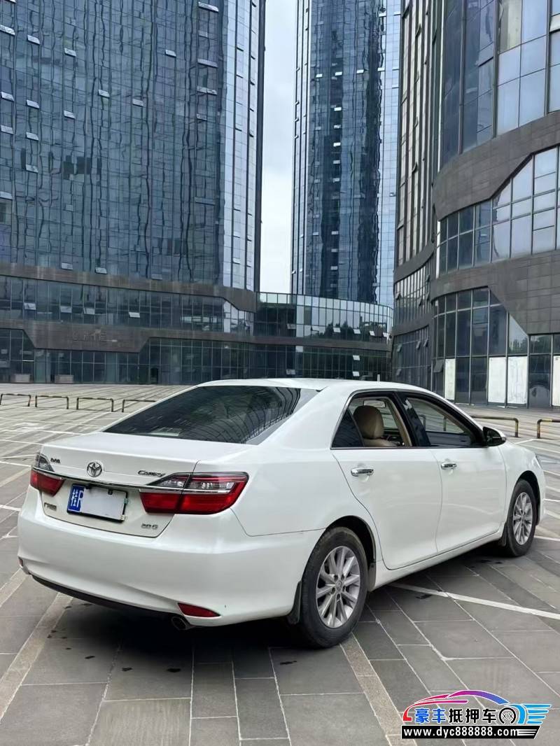 17年丰田凯美瑞轿车抵押车出售