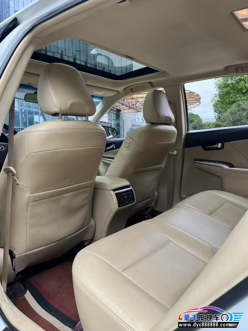 17年丰田凯美瑞轿车抵押车出售