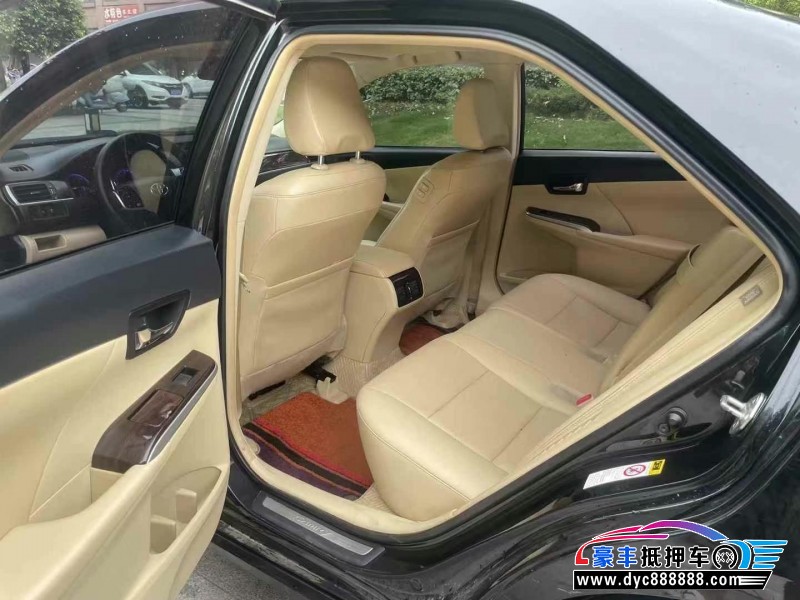 17年丰田凯美瑞轿车抵押车出售