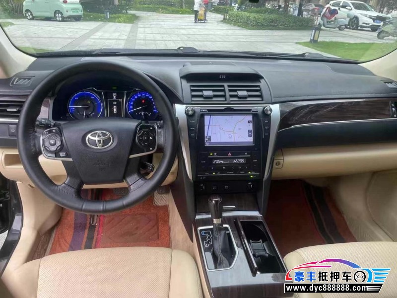 17年丰田凯美瑞轿车抵押车出售