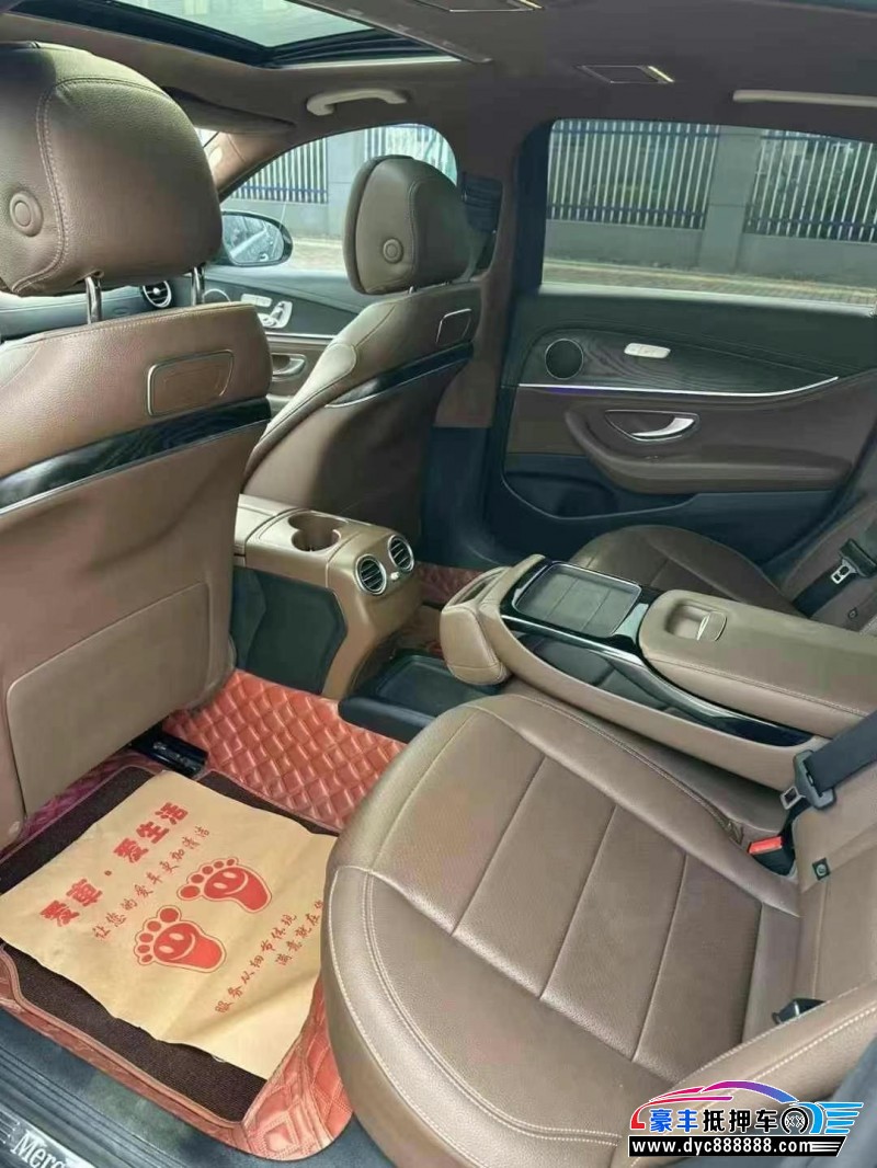 17年奔驰E轿车抵押车出售