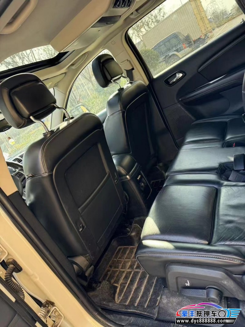 14年道奇酷威轿车抵押车出售