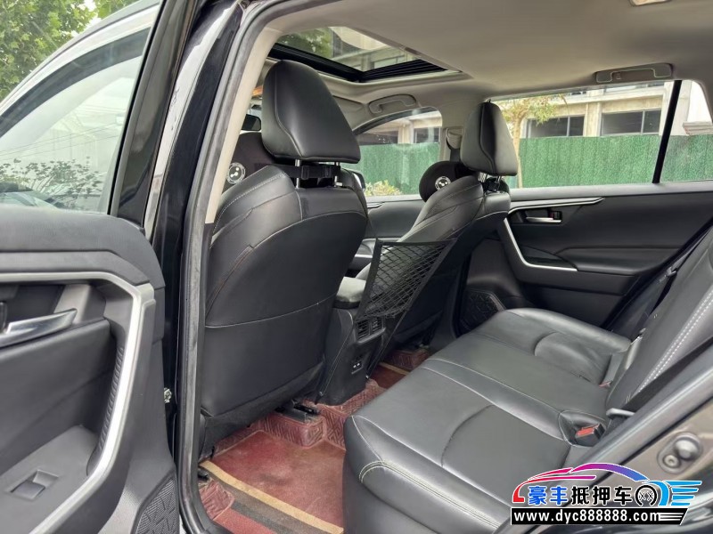 21年丰田威兰达轿车抵押车出售