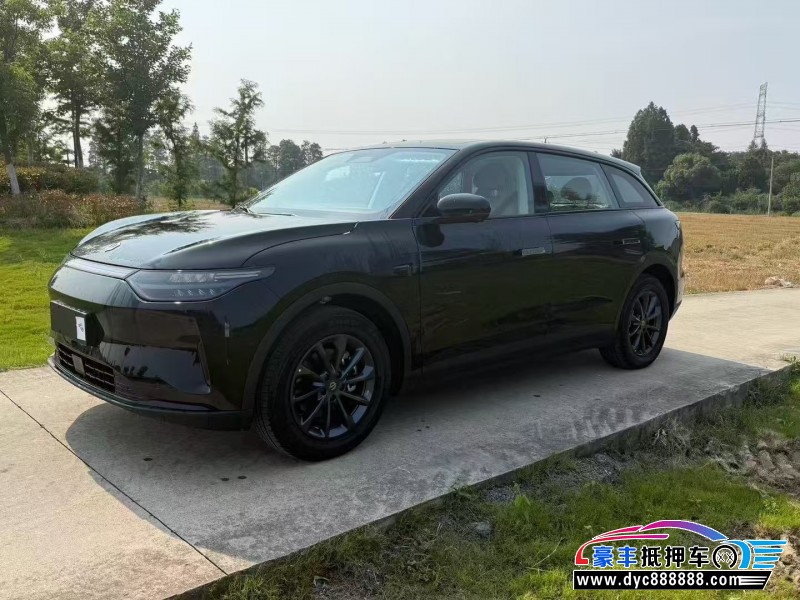 25年零跑C11轿车抵押车出售