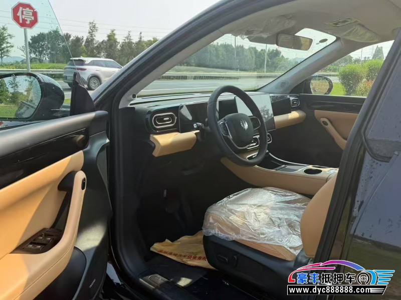 25年零跑C11轿车抵押车出售