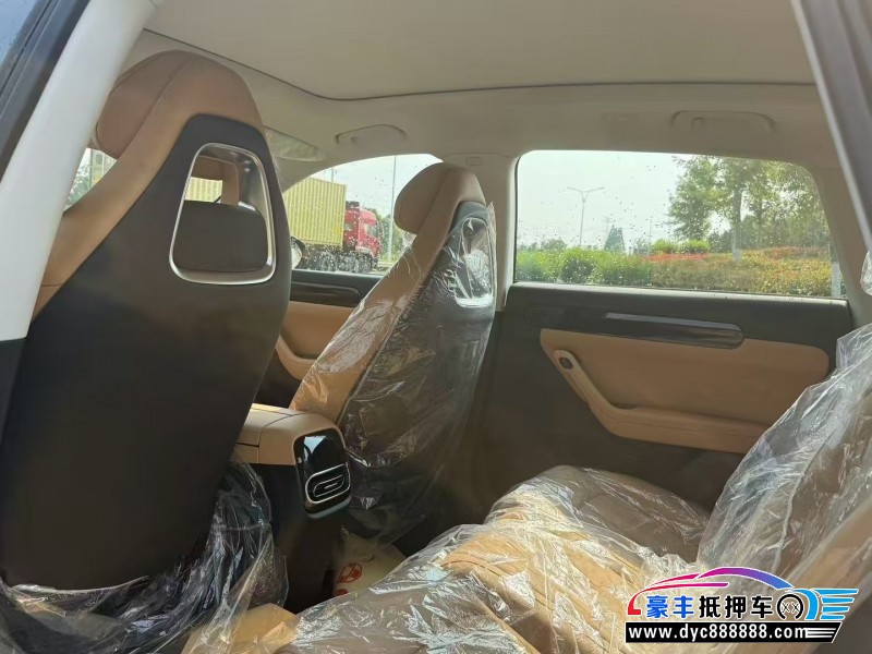 25年零跑C11轿车抵押车出售