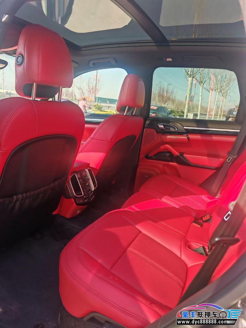 18年保时捷卡宴轿车抵押车出售