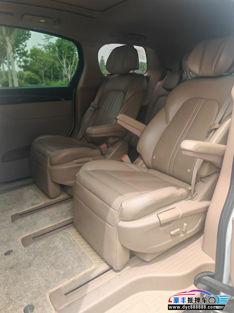 19年别克GL8轿车抵押车出售